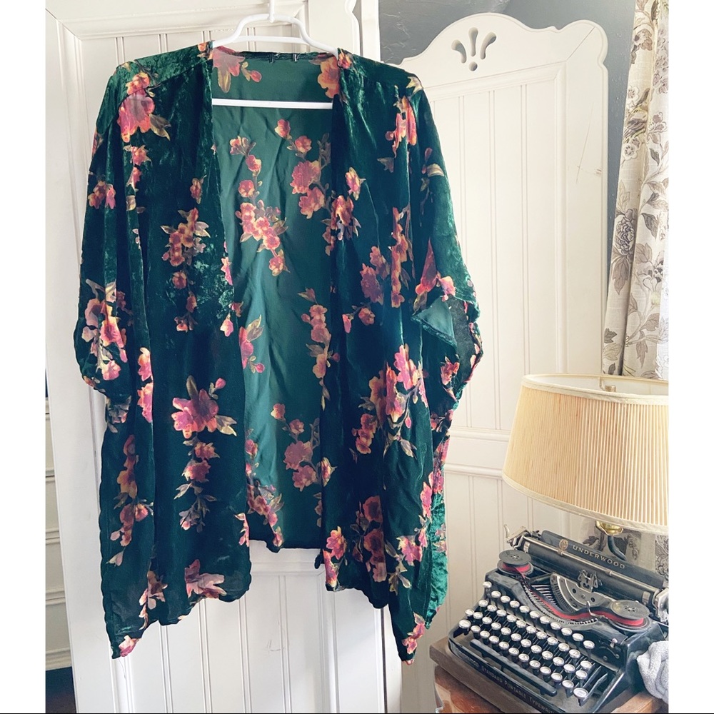 Green velvet floral kimono